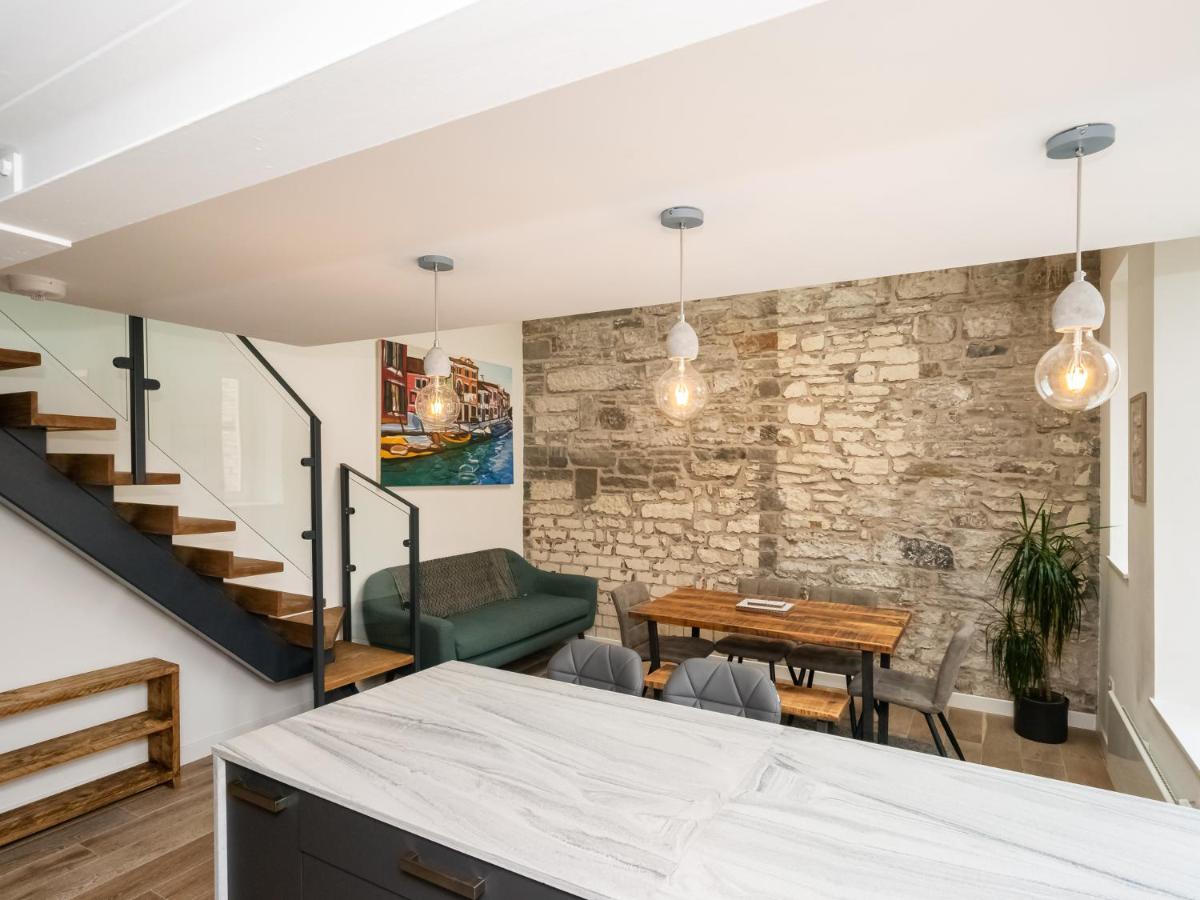 Pass The Keys Stunning 3 Bed Loft Style Apt With Free Parking EDI Exterior foto