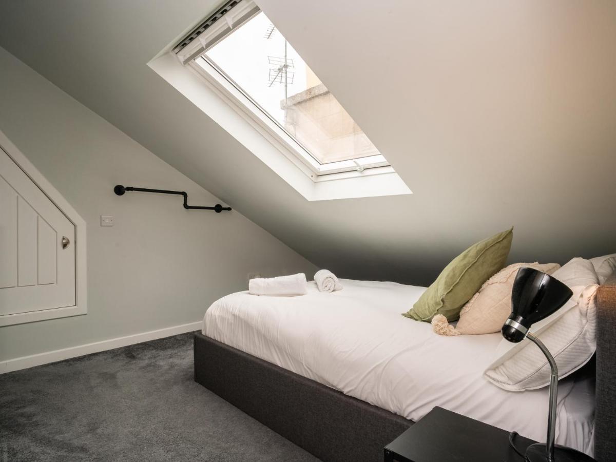 Pass The Keys Stunning 3 Bed Loft Style Apt With Free Parking EDI Exterior foto