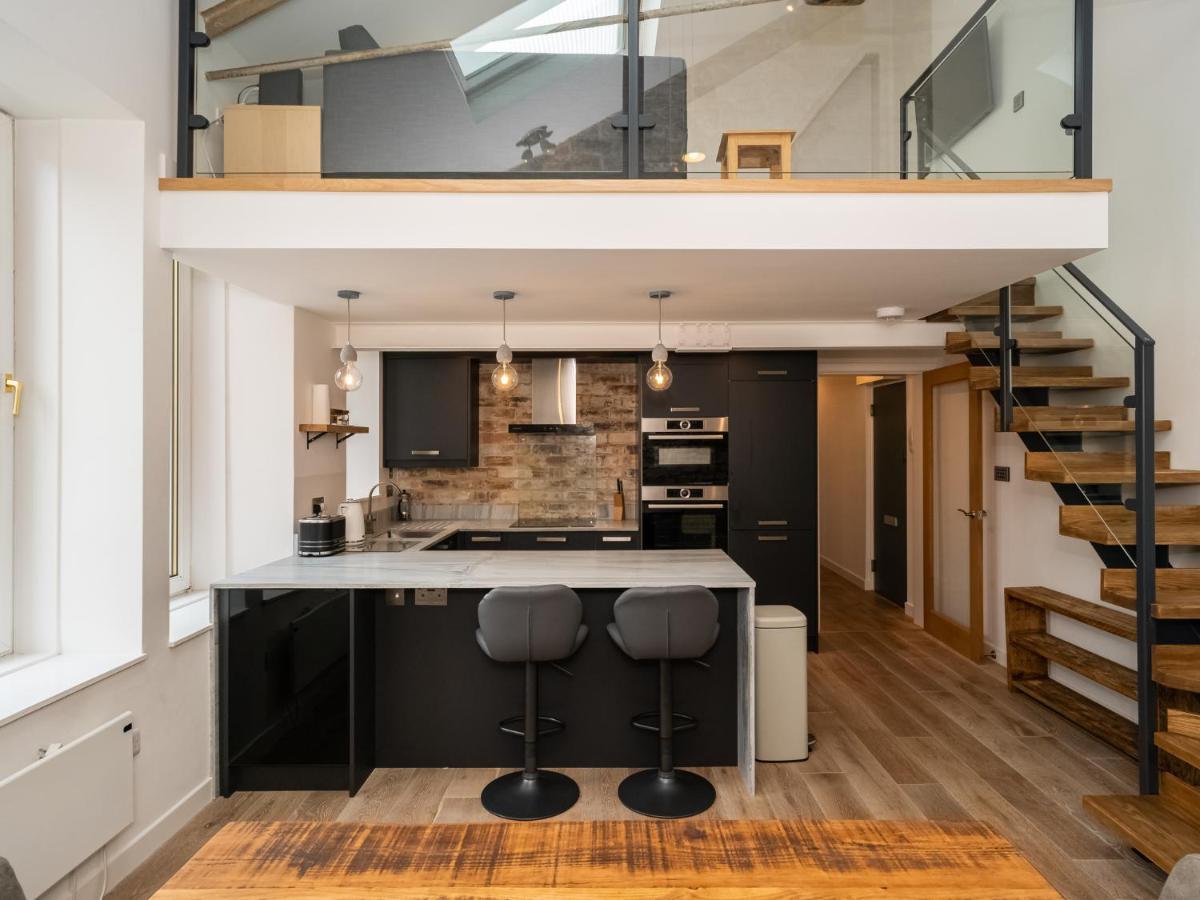 Pass The Keys Stunning 3 Bed Loft Style Apt With Free Parking EDI Exterior foto